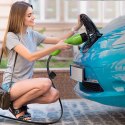 Qoltec Mobilna ładowarka do samochodu elektrycznego EV z regulacją 2w1 Typ2 | 11kW | 400V | Wi-fi | LCD | Przenośna | Wallbox | 