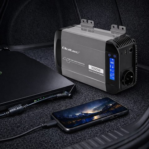 Qoltec Przetwornica napięcia Pure Sine Wave | 12V na 230V | 500/1000W | LCD | USB | USB-C | Kompatibilność z LiFePo4 GEL AGM