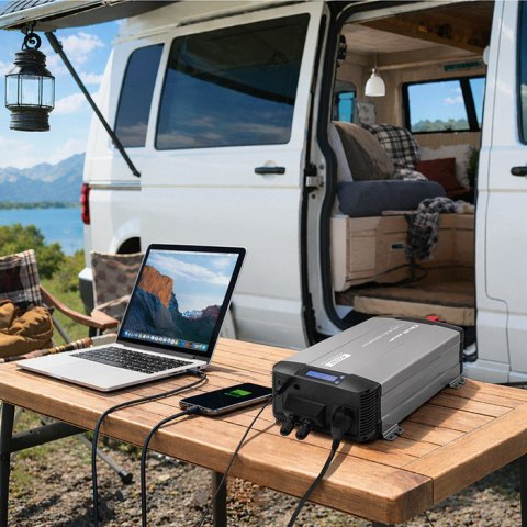 Qoltec Przetwornica napięcia Pure Sine Wave z UPS | 12V na 230V | 3000/6000W | LCD | USB | USB-C | Kompatybilna z LiFePO4 GEL AG